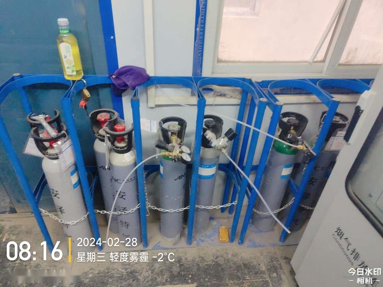 1715241729160695.jpg 标气瓶架.jpg